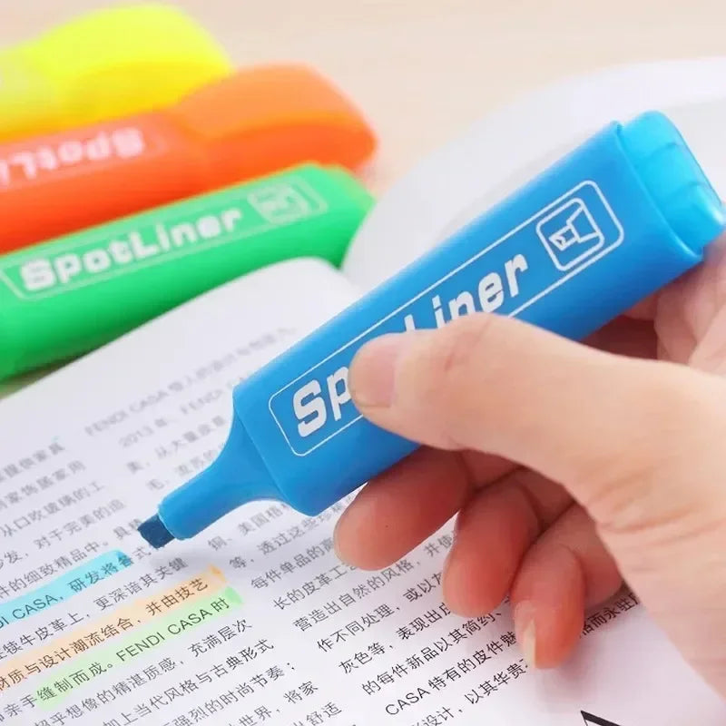 4Pcs Highlighters Paragraph Candy Color Large Capacity Neon Pen Paint Marker Rainbow Pens Writing Supplies Random Color
