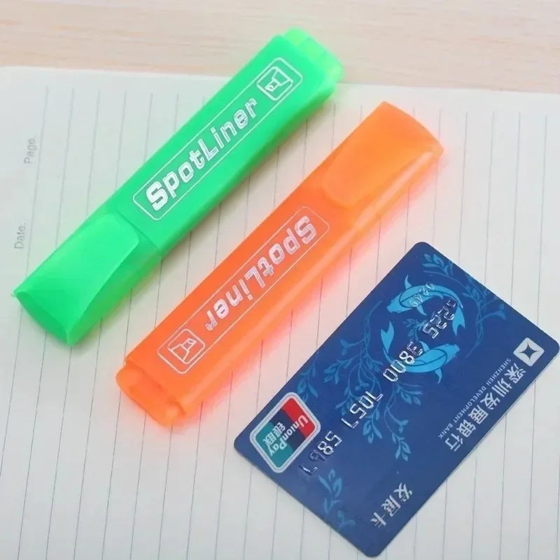 4Pcs Highlighters Paragraph Candy Color Large Capacity Neon Pen Paint Marker Rainbow Pens Writing Supplies Random Color